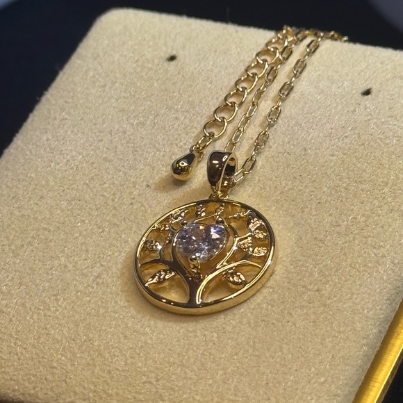 Crystal Heart Tree Of Life 14k Gold overlay Neck Made W/ Swarovski Crystals - Picture 6 of 7